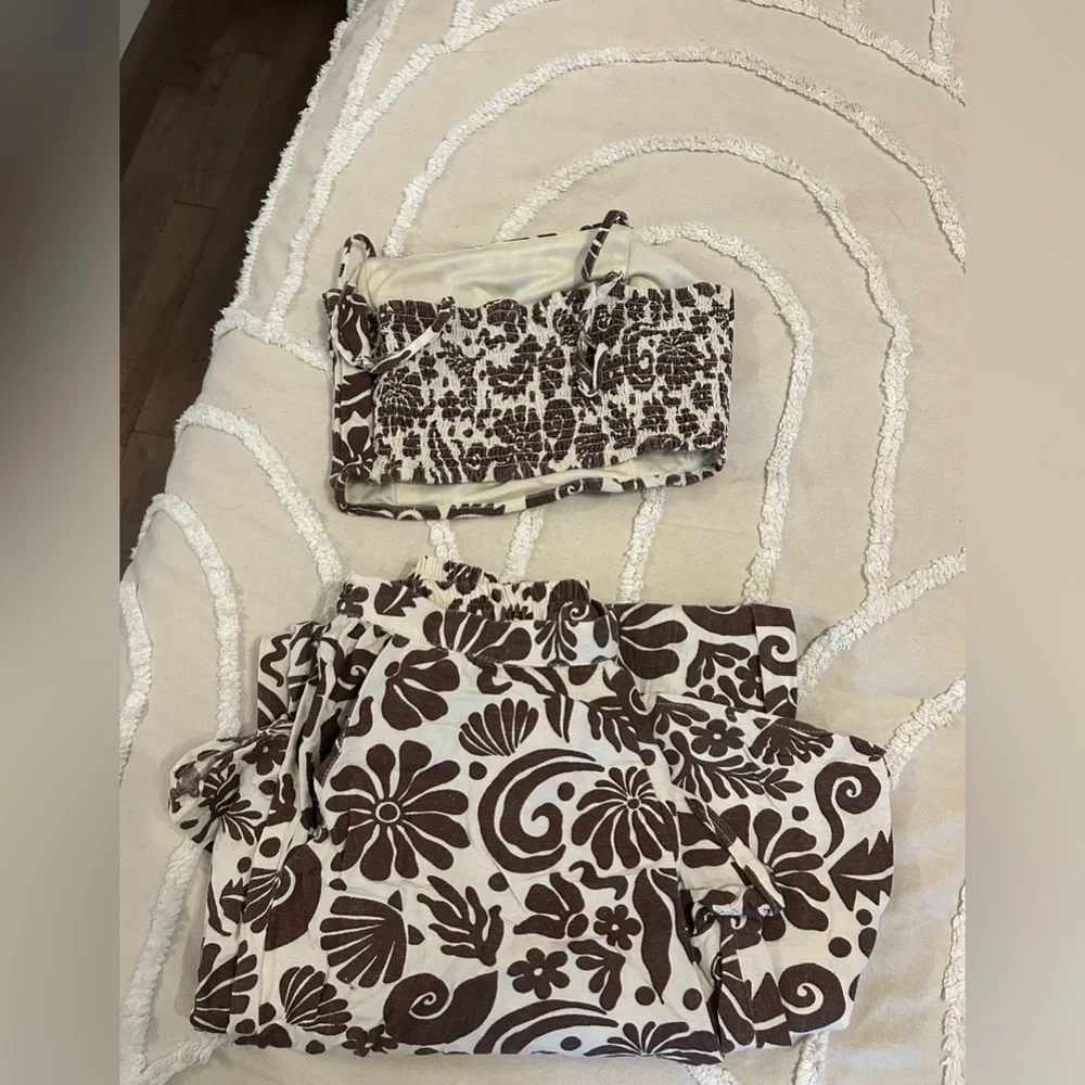 Floral Print Wide-Leg Jumpsuit. 2 Piece - Picture 6 of 10